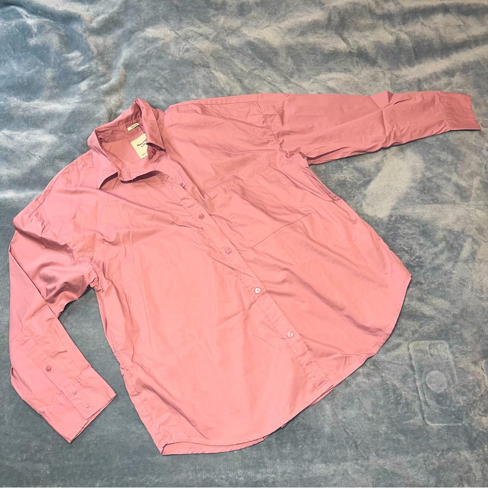 Long sleeve mauve Abercrombie button down shirt